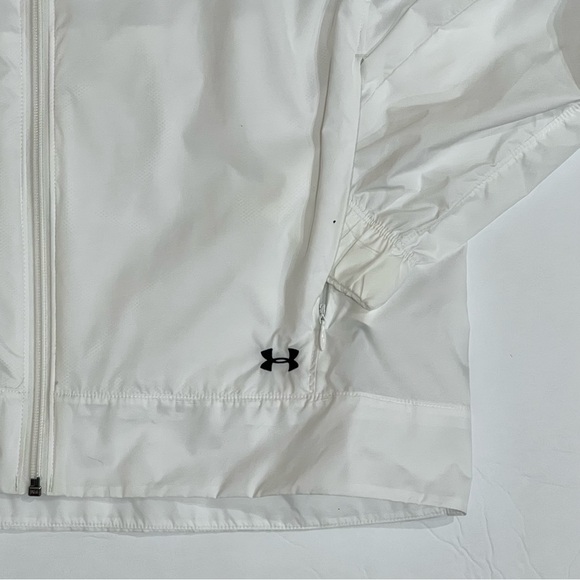 Under Armour Loose Fit White Windbreaker Size Medium - Picture 3 of 12